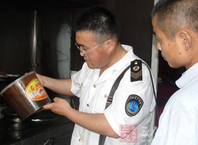 粮食及粮食制品中，平遥县晋升食品有限公司生产的2批次即食冲调型油茶菌落总数、大肠菌群、过氧化值(以脂肪计)超标